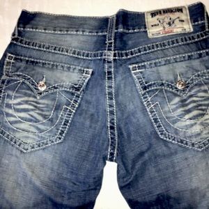 2 pairs of true religions pants and shorts